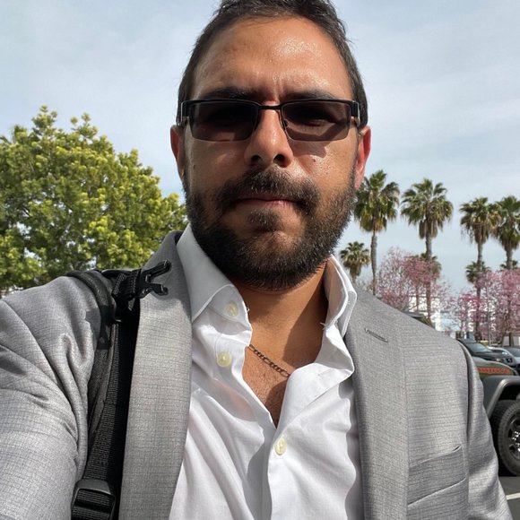 Meet your Posher, Jorge alberto - Picture 3 of 5